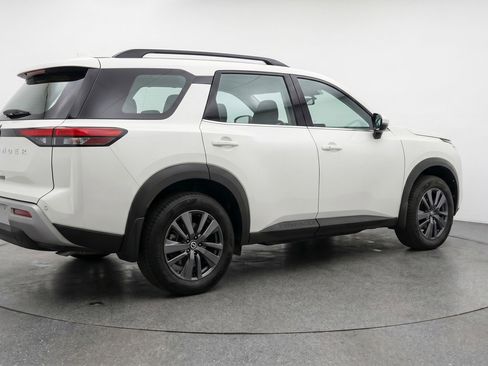 Used 2025 Nissan Pathfinder SV AWD/4WD image 9