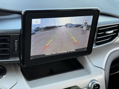 Used 2023 Ford Explorer XLT w/ Equipment Group 202A RWD image 21