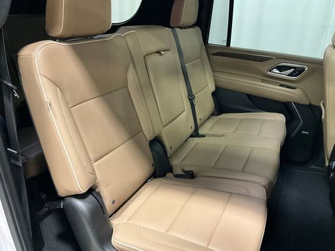 Used 2021 Chevrolet Suburban Premier w/ Premium Package image 22