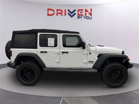 Used 2022 Jeep Wrangler Unlimited Sport AWD/4WD image 7