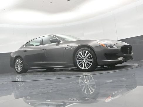 Used 2022 Maserati Quattroporte Modena Q4 AWD/4WD image 39