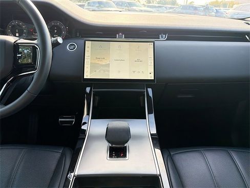 Used 2024 Land Rover Range Rover Evoque Dynamic SE image 20