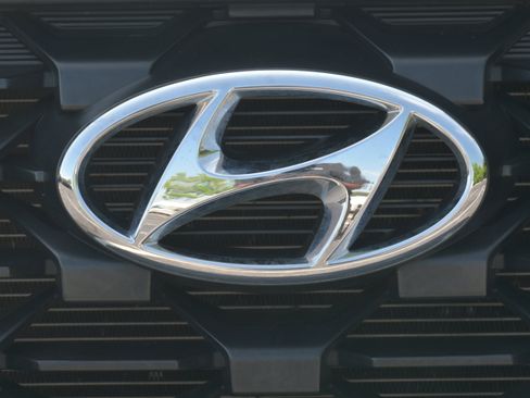 Used 2023 Hyundai Santa Fe SEL FWD image 36
