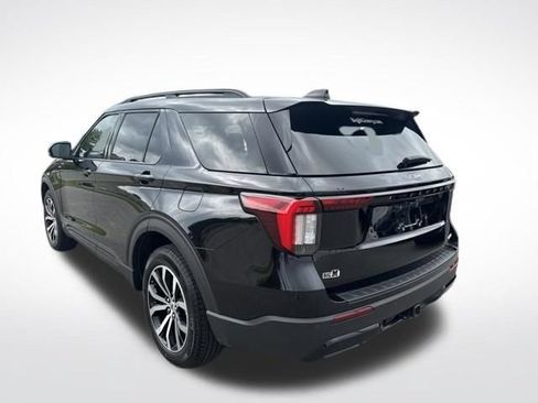 Used 2025 Ford Explorer ST-Line AWD/4WD image 3