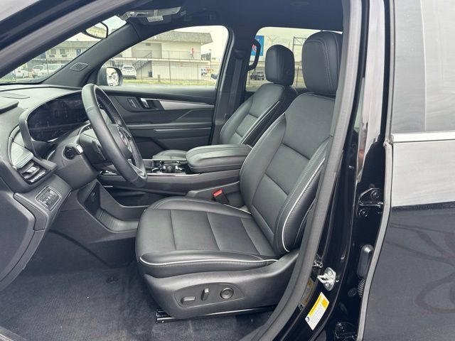 Used 2025 Buick Enclave Preferred FWD image 18