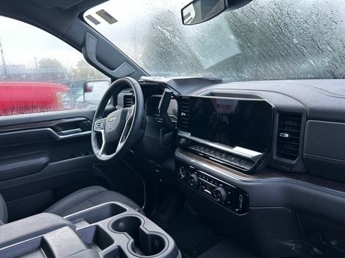 Used 2024 Chevrolet Silverado 1500 LT AWD/4WD image 10