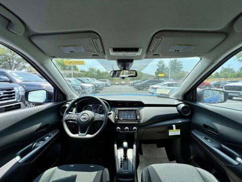 New 2024 Nissan Kicks S image 25