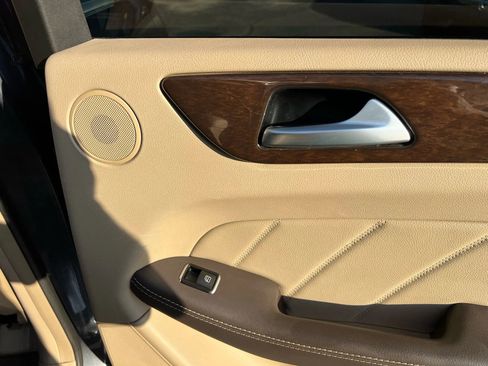 Used 2015 Mercedes-Benz GL 450 4MATIC image 37