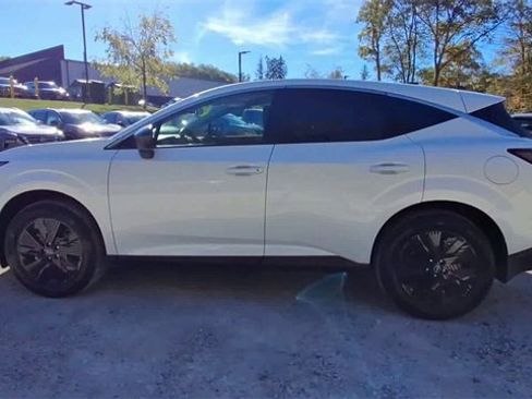 Used 2025 Nissan Murano SV image 5