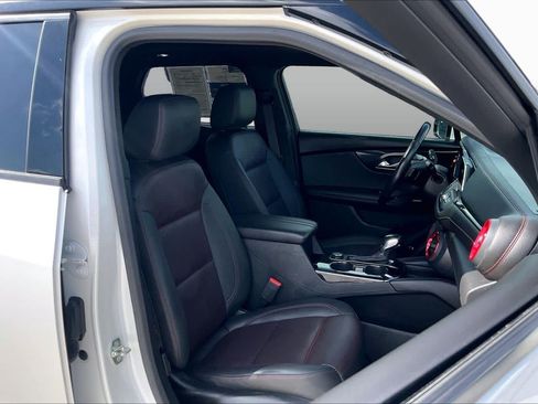 Used 2022 Chevrolet Blazer RS w/ Enhanced Convenience Package FWD image 8