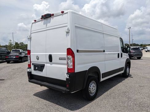 Used 2024 RAM ProMaster 2500 w/ Convenience Group FWD image 4