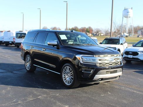 Used 2023 Ford Expedition Platinum image 7