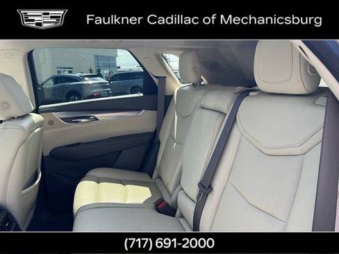 Used 2017 Cadillac XT5 Luxury w/ Driver Awareness Package AWD/4WD image 17