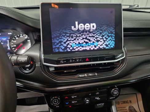 Used 2022 Jeep Compass Latitude AWD/4WD image 12