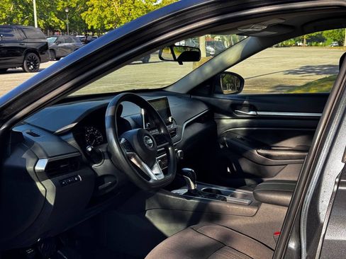 Used 2022 Nissan Altima 2.5 SV FWD image 13