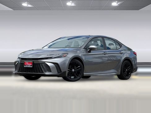 Used 2025 Toyota Camry SE image 22