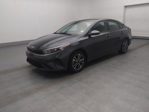 Used 2023 Kia Forte LXS FWD image 2