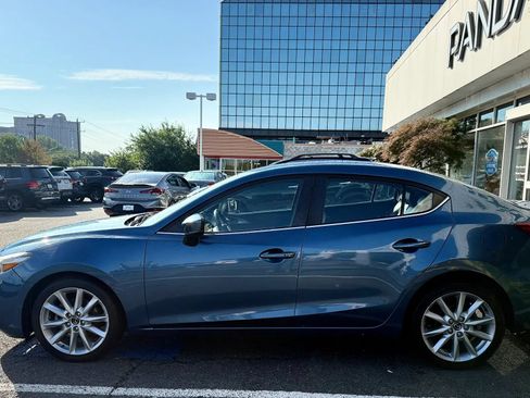 Used 2017 MAZDA MAZDA3 Touring FWD image 4