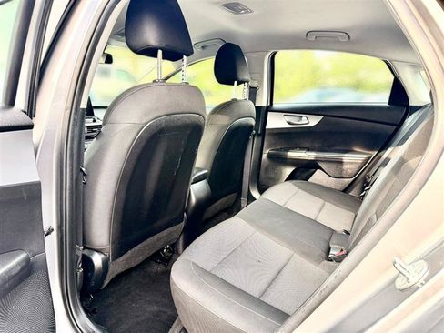 Used 2023 Kia Forte LXS w/ LXS Technology Package FWD image 7
