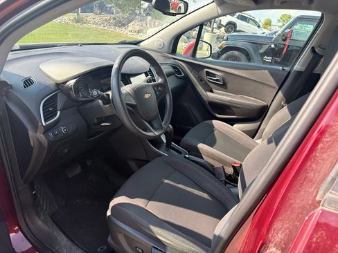 Used 2017 Chevrolet Trax LS FWD image 11