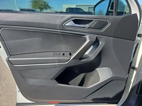 Used 2021 Volkswagen Tiguan image 27