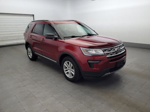 Used 2018 Ford Explorer XLT image 13