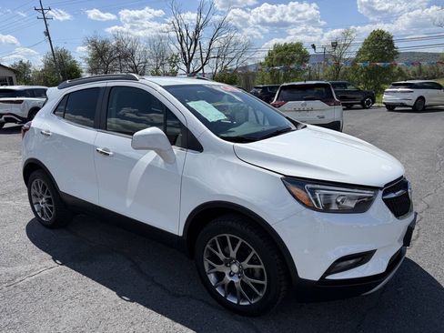 Used 2020 Buick Encore Sport Touring AWD/4WD image 3
