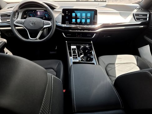 New 2026 Volkswagen Atlas Cross Sport SE FWD image 9