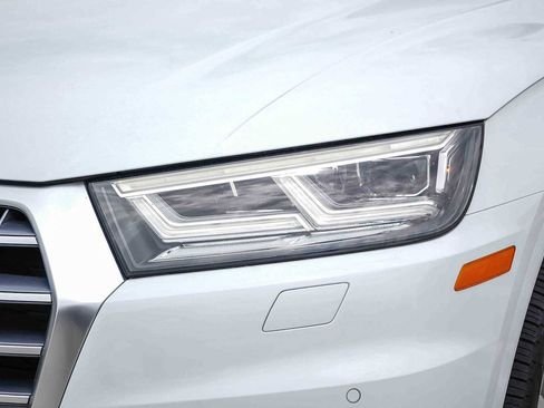 Used 2020 Audi Q5 2.0T Premium Plus w/ Premium Plus Package AWD/4WD image 5