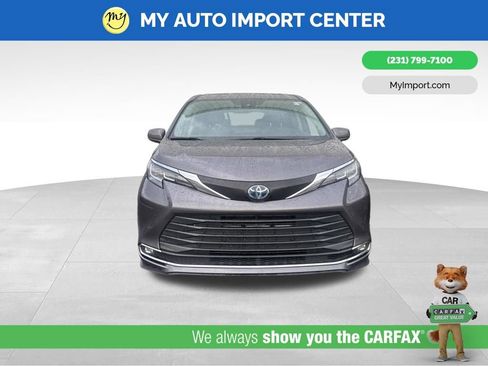 Used 2021 Toyota Sienna XLE w/ XLE Plus Package AWD/4WD image 2