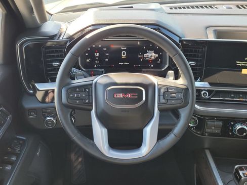 New 2026 GMC Sierra 1500 SLT AWD/4WD image 9