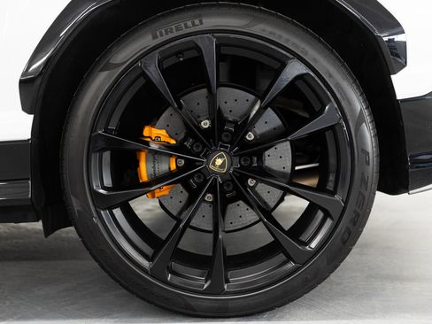 Used 2021 Lamborghini Urus image 15