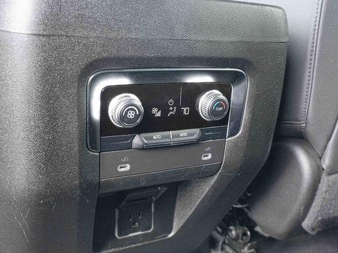 Used 2024 GMC Yukon SLT AWD/4WD image 20