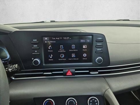 Used 2024 Hyundai Elantra SE FWD image 13