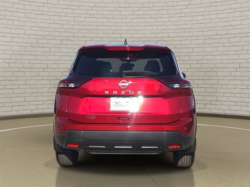 Used 2025 Nissan Rogue S image 6