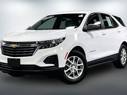 Used 2024 Chevrolet Equinox LS w/ Driver Confidence II Package FWD image 3