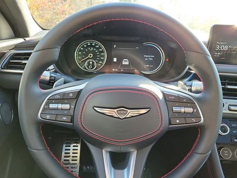 Used 2025 Genesis G70 3.3T Advanced w/ Sport Prestige Package image 17