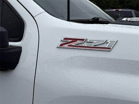 Used 2024 Chevrolet Silverado 2500 LT image 10