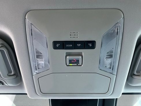 Used 2025 Toyota RAV4 XLE image 17