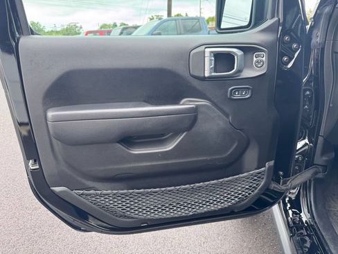 Used 2022 Jeep Wrangler Unlimited Sport AWD/4WD image 9