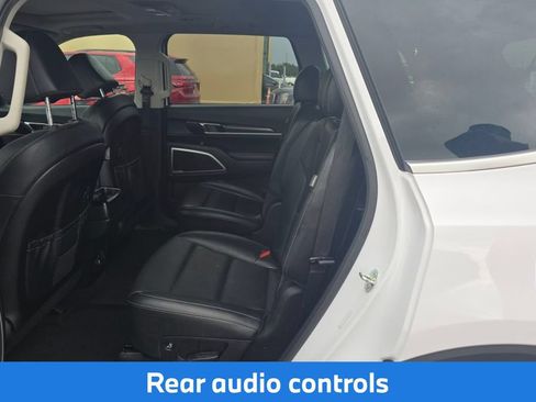Used 2024 Kia Telluride S w/ S Sunroof Package FWD image 8