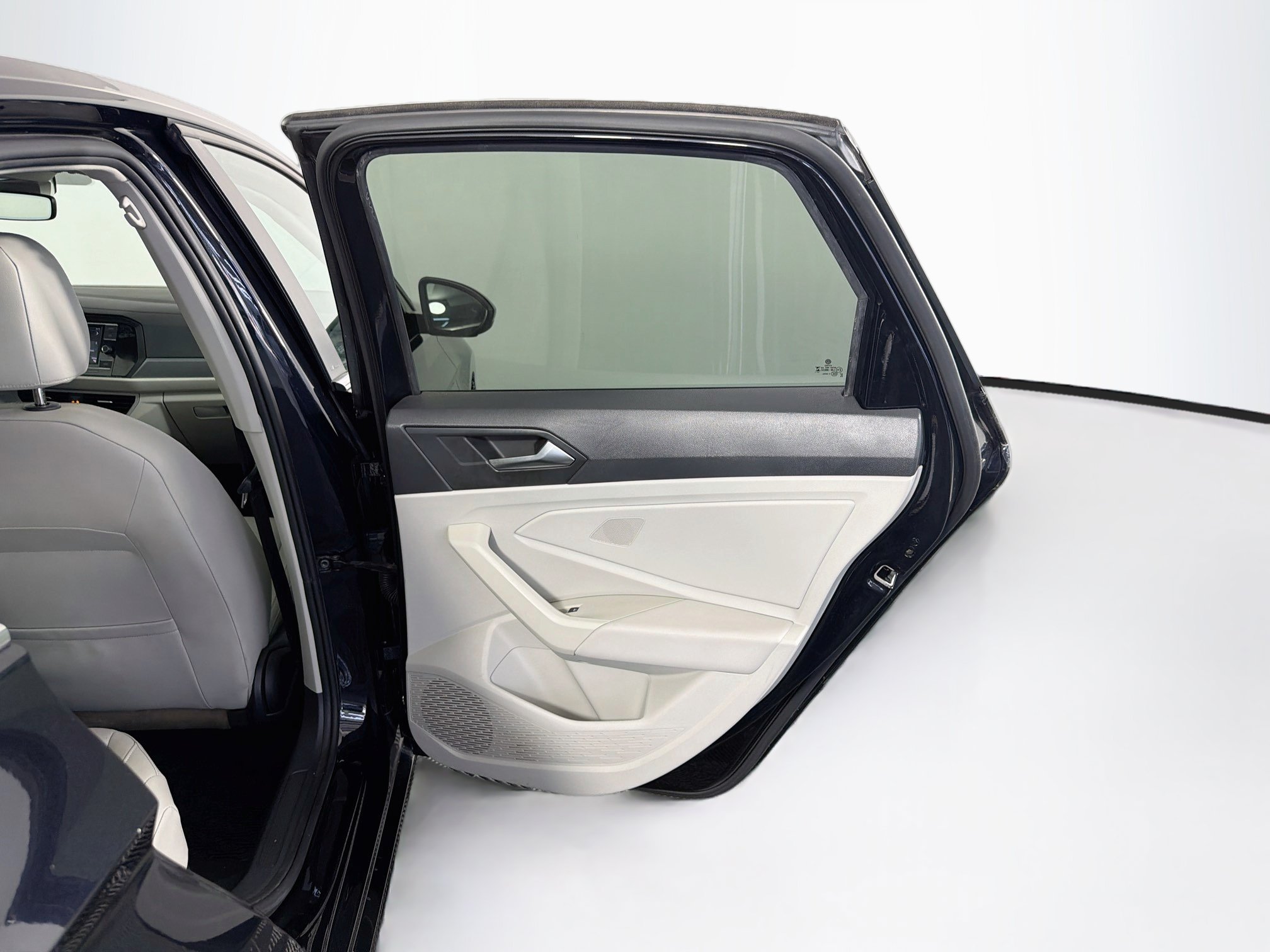 Used 2024 Volkswagen Jetta SE w/ Panoramic Sunroof Package FWD image 30