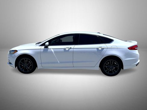 Used 2018 Ford Fusion SE w/ Equipment Group 201A FWD image 8