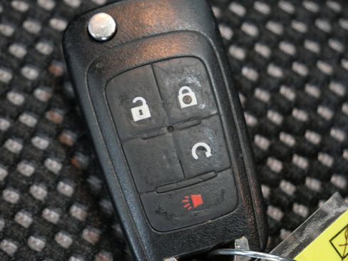 Used 2017 Chevrolet Equinox LT w/ Convenience Package image 27