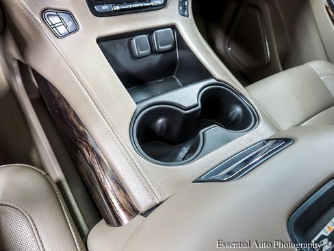 Used 2017 GMC Yukon SLT w/ Premium Edition image 20