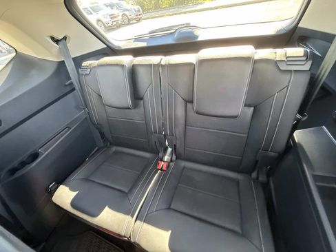 Used 2023 Volkswagen Atlas SE w/ Panoramic Sunroof Package image 18