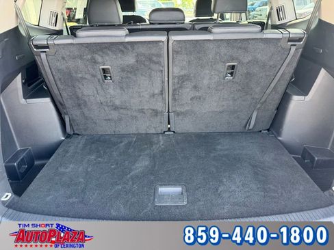Used 2025 Volkswagen Atlas SE AWD/4WD image 40