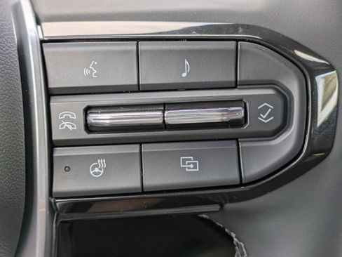 New 2025 Chevrolet Colorado ZR2 w/ Midnight Edition image 30