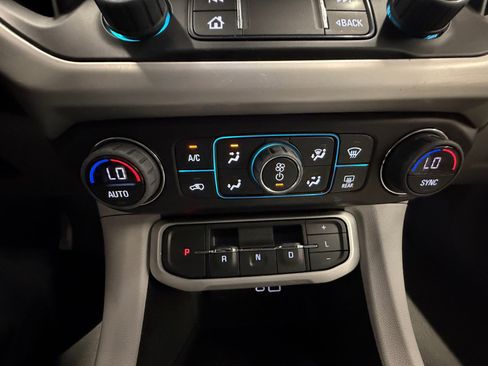 Used 2023 GMC Acadia SLT w/ Technology Package image 19