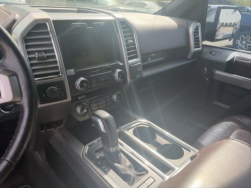 Used 2015 Ford F150 Platinum w/ Equipment Group 701A Luxury image 18